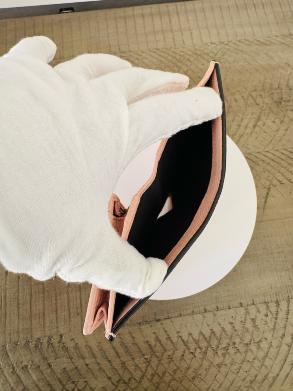 Gucci Bee “Blind for Love” Pink Leather Card Holder Wallet - Picture 10 of 12